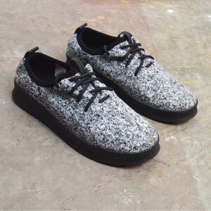 Rocket Dog Gummy Sole Troop Fabric Lace Up Knit Sneakers Grey Black NEW Size 7